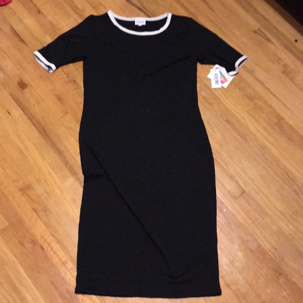 LulaRoe black and white Julia